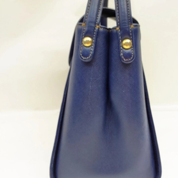 Valentino Garavani elegant Navy Blue Hand Bag - Picture 2 of 8